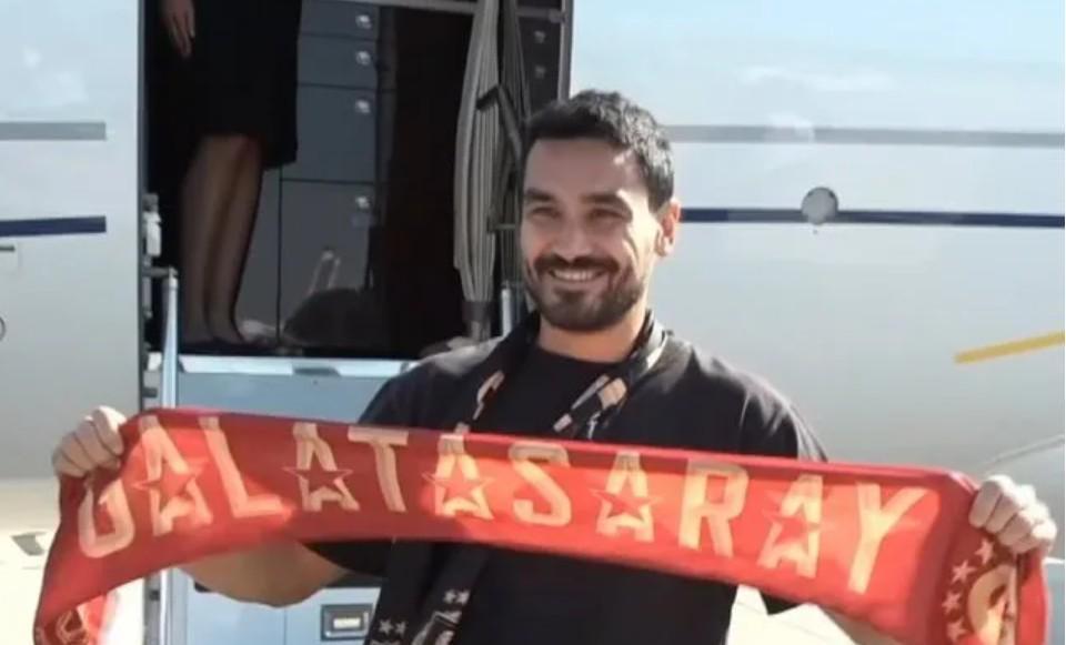 京多安:穿上加拉塔萨雷球衣一直是我的愿望,没考虑其他报价